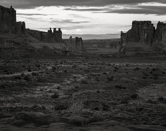 Three Gossips, Arches, 2021